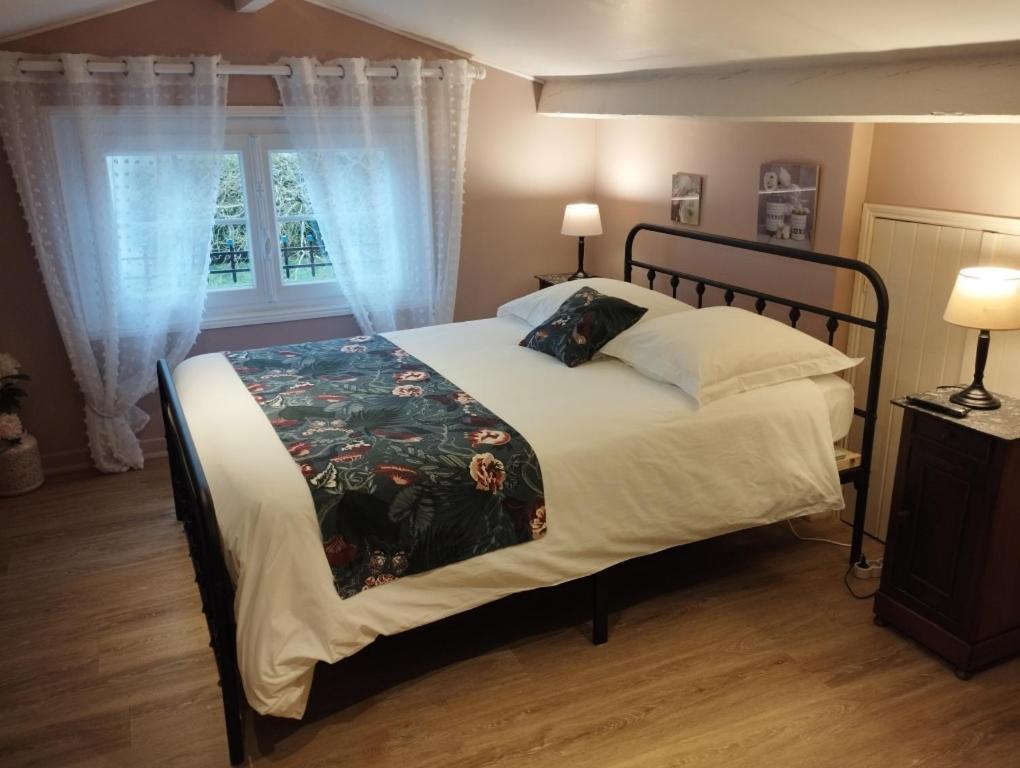 Au Coeur De Menesterol Chambre Emotion Montpon-Menesterol Exteriér fotografie